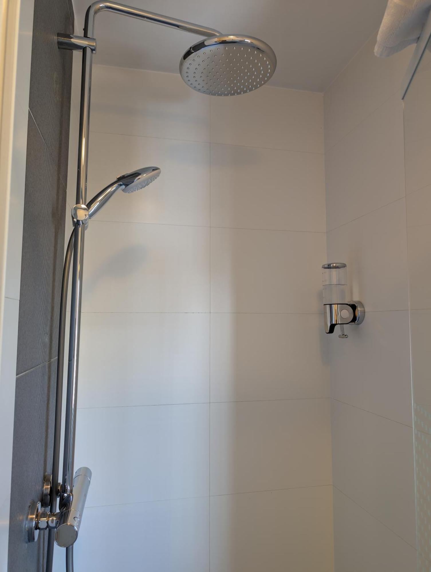 فندق A Fleur De Couette Auvelais المظهر الخارجي الصورة
